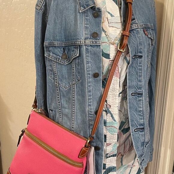Dooney & Bourke pebbled leather crossbody PINK NWT   Rare color - Picture 3 of 15